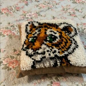 Tiger Design Throw Pillow